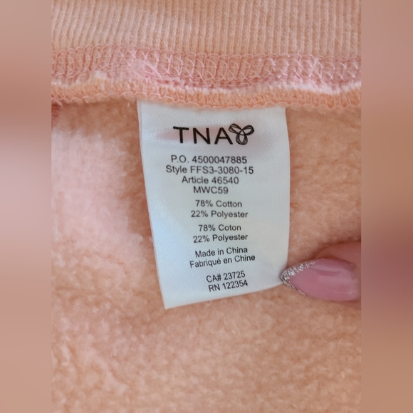 Aritzia TNA Hoodie - Picture 5 of 6